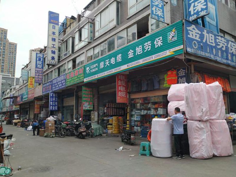 五金市场：一场跨越时空的工业盛宴